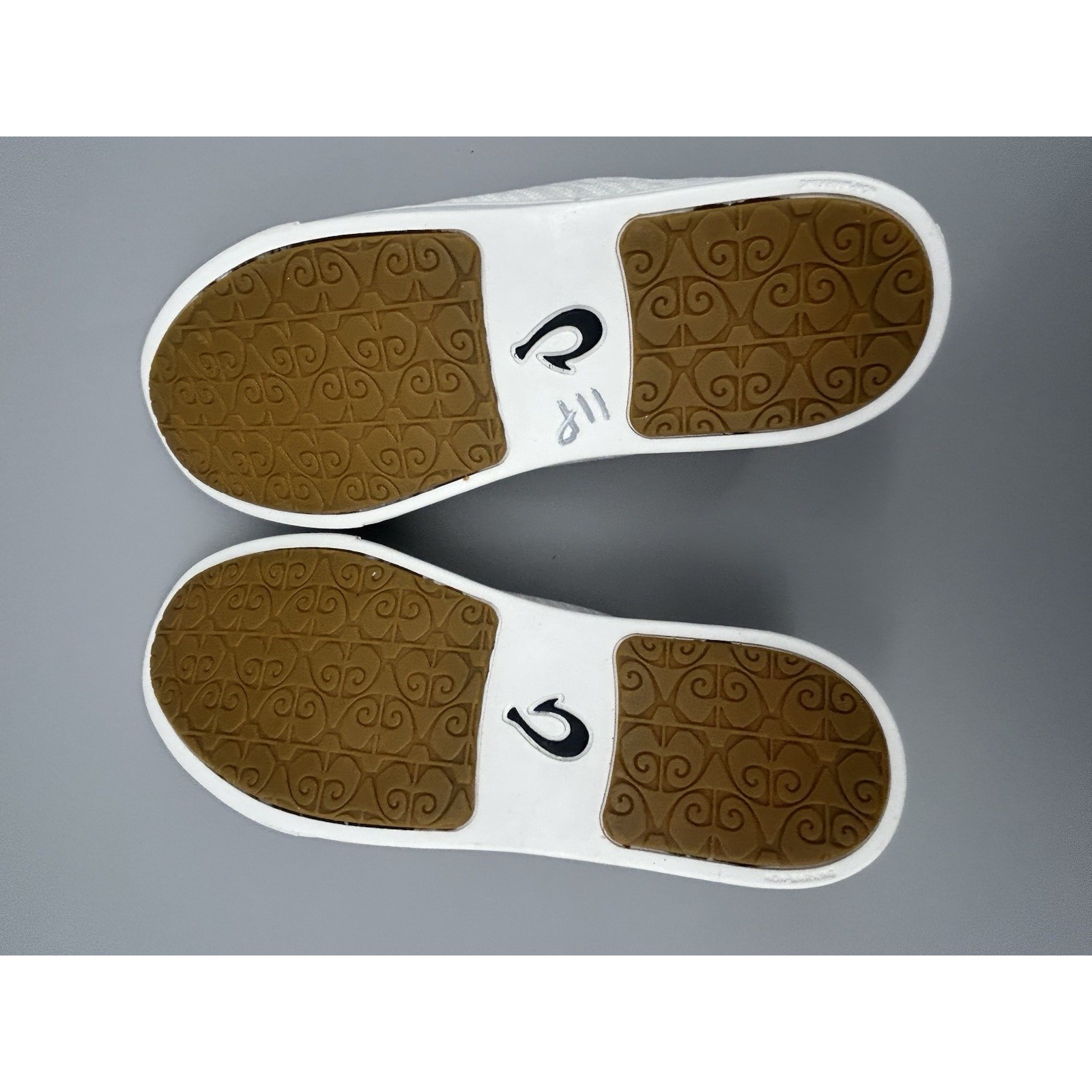 Olukai Pehuea L Lightweight White Sneakers Women’s Shoe Size 9 — image 4 of 5
